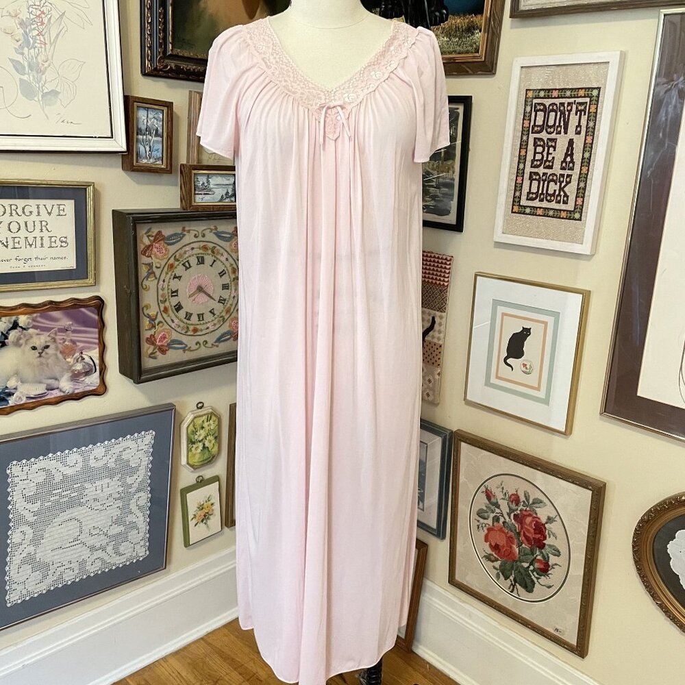 Shadowline Retro Style Light Pink Lace-Trim Short Sleeve Nightgown Size M